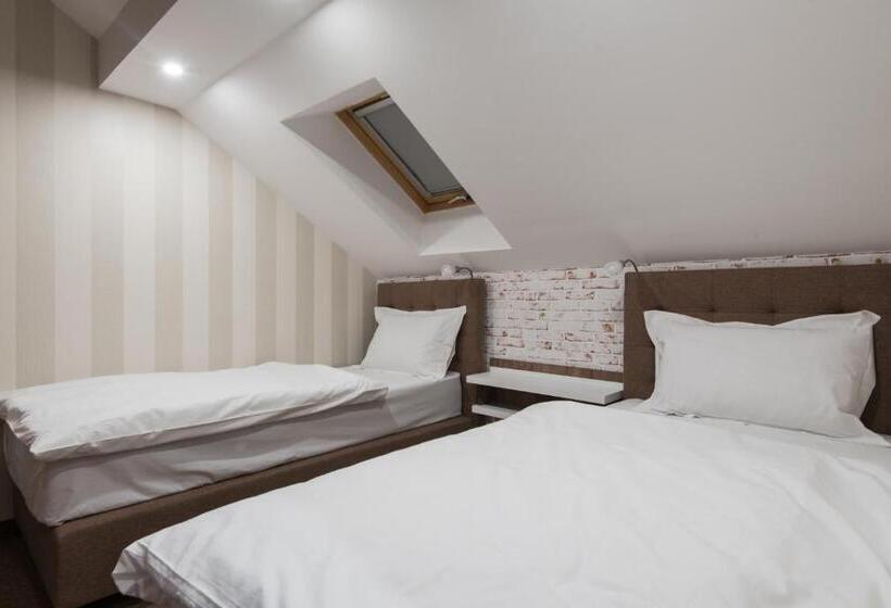 اتاق کلاسیک چهارنفره, Centrum Sobe Rooms čačak