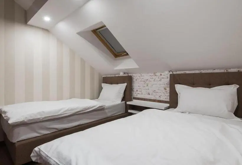 اتاق کلاسیک چهارنفره, Centrum Sobe Rooms čačak