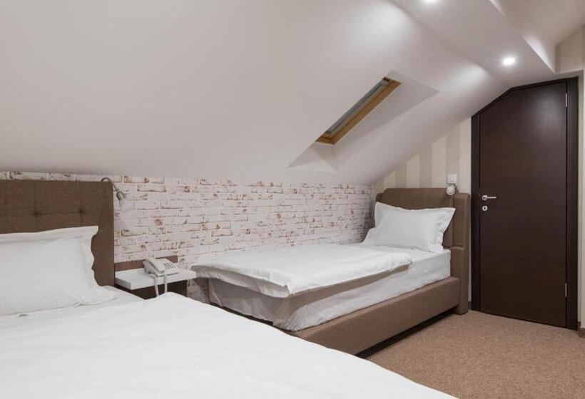 اتاق کلاسیک چهارنفره, Centrum Sobe Rooms čačak