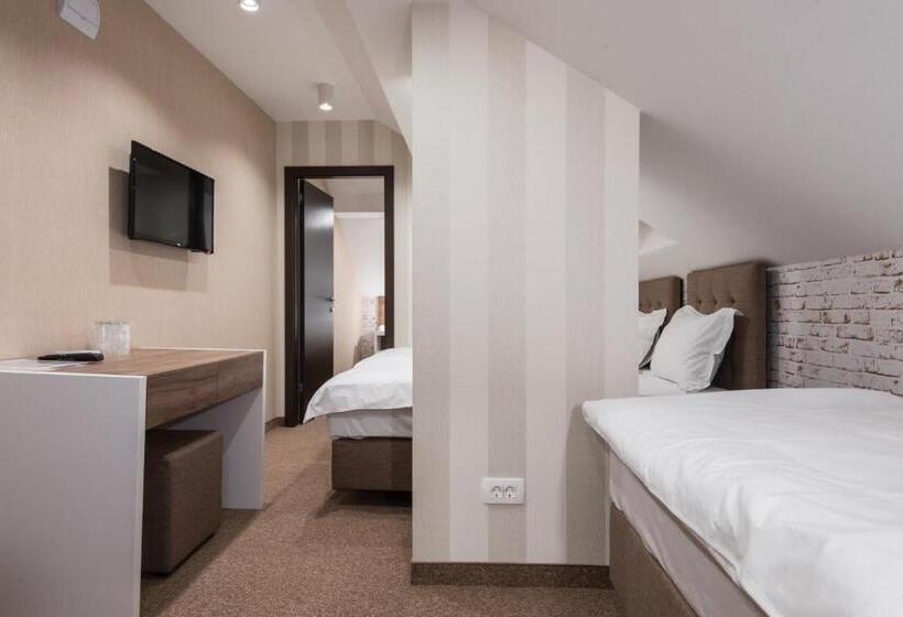 اتاق خانوادگی, Centrum Sobe Rooms čačak