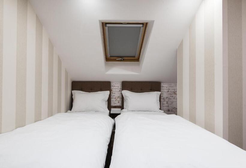 اتاق خانوادگی, Centrum Sobe Rooms čačak