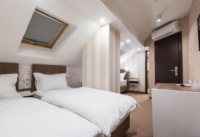 اتاق خانوادگی, Centrum Sobe Rooms čačak