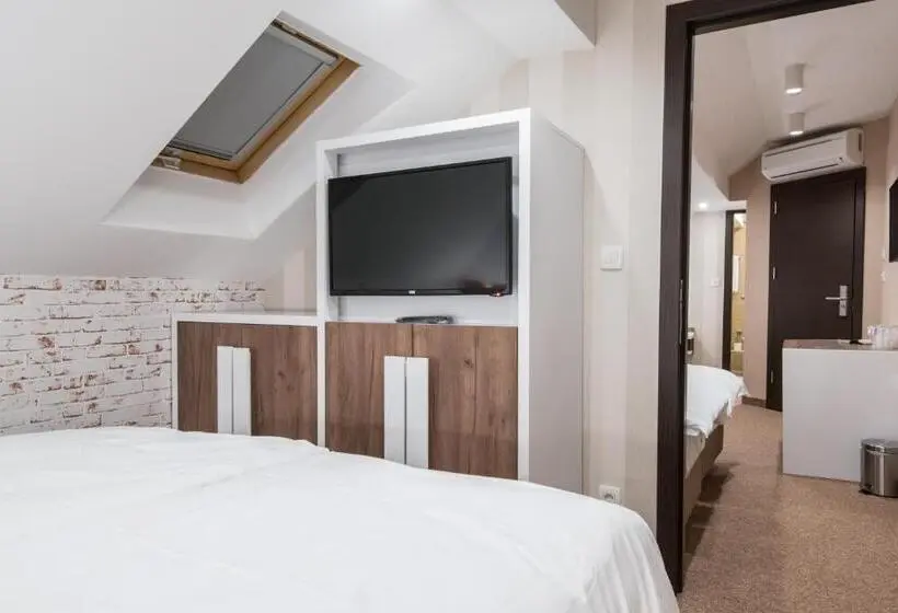 اتاق خانوادگی, Centrum Sobe Rooms čačak