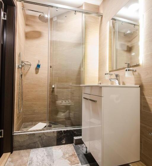 اتاق ساده سه‌ نفره, Centrum Sobe Rooms čačak