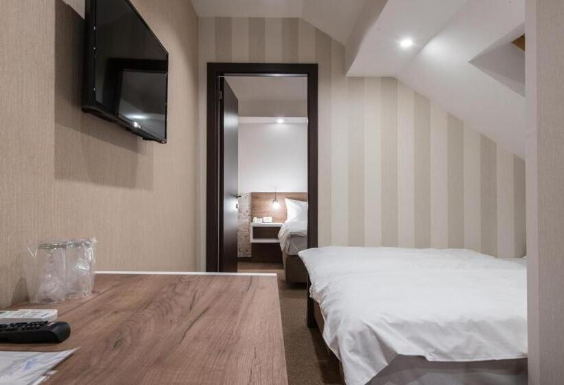 اتاق خانوادگی, Centrum Sobe Rooms čačak