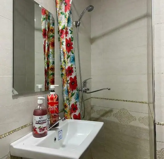 Quarto Estandar, Hostel Highway