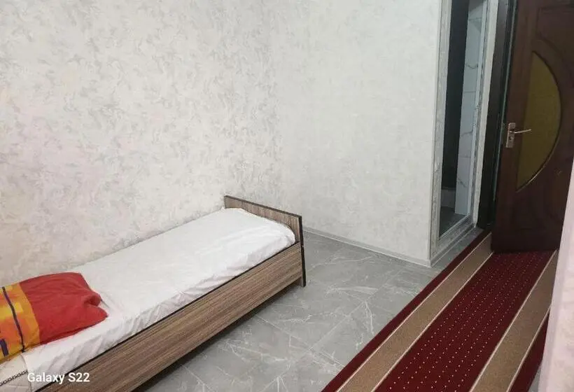 Quarto Estandar, Hostel Highway