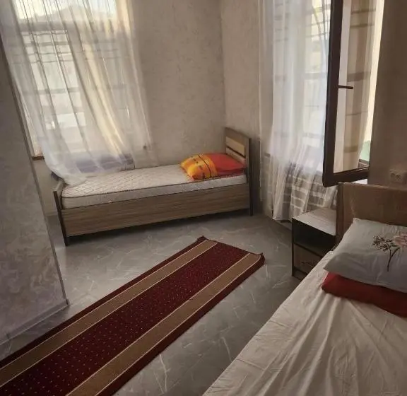 Quarto Estandar, Hostel Highway