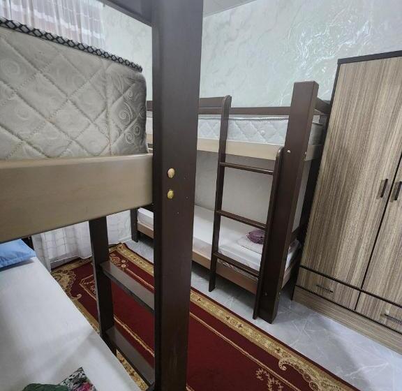 Номер Стандарт Вид на Сад, Hostel Highway