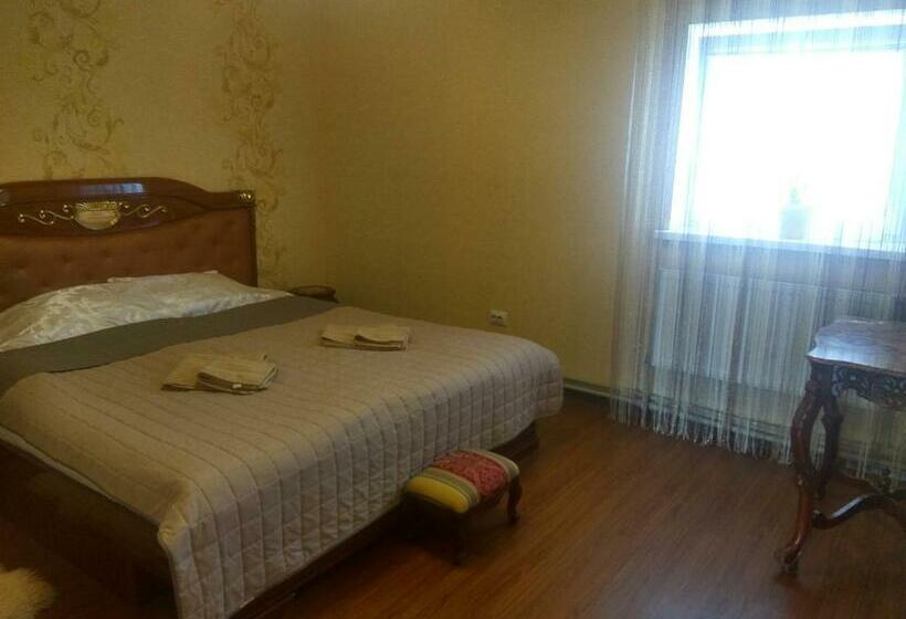 سوئیت با تخت بزرگ, Andreevsky