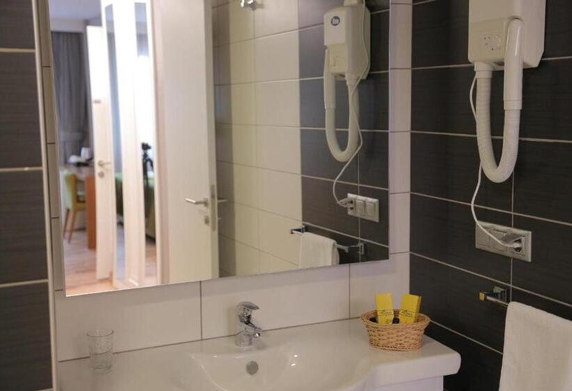 חדר סטנדרט יחיד, Evimiz