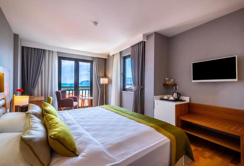 Deluxe Suite Sea View, Evimiz