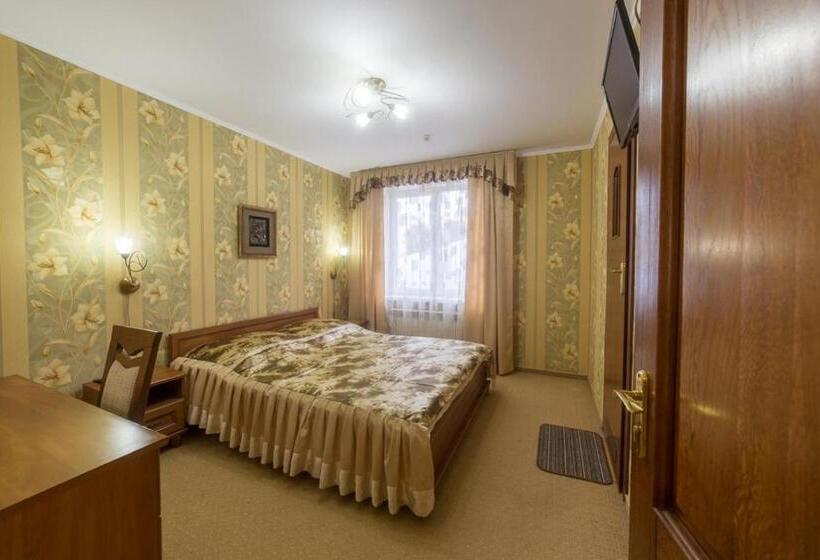 سوئیت با بالکن, Premyer