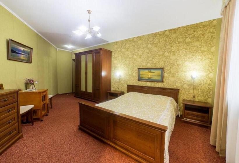 اتاق لوکس, Premyer