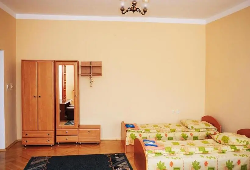 Habitació Quàdruple Clàssica, Rawa