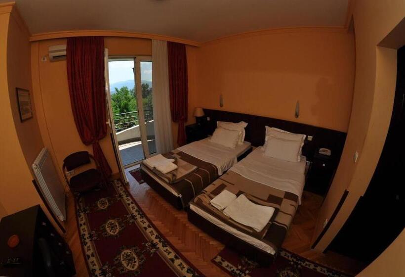 Standard-huone, Royal