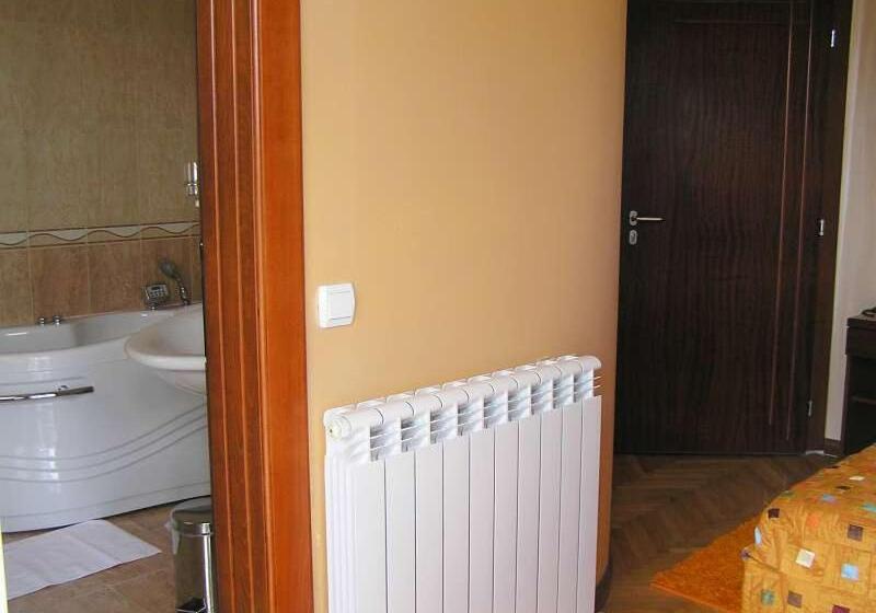 Standard-huone, Royal