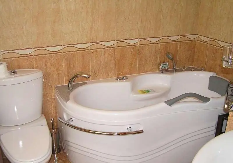 اتاق سوپریور سه تخته, Royal