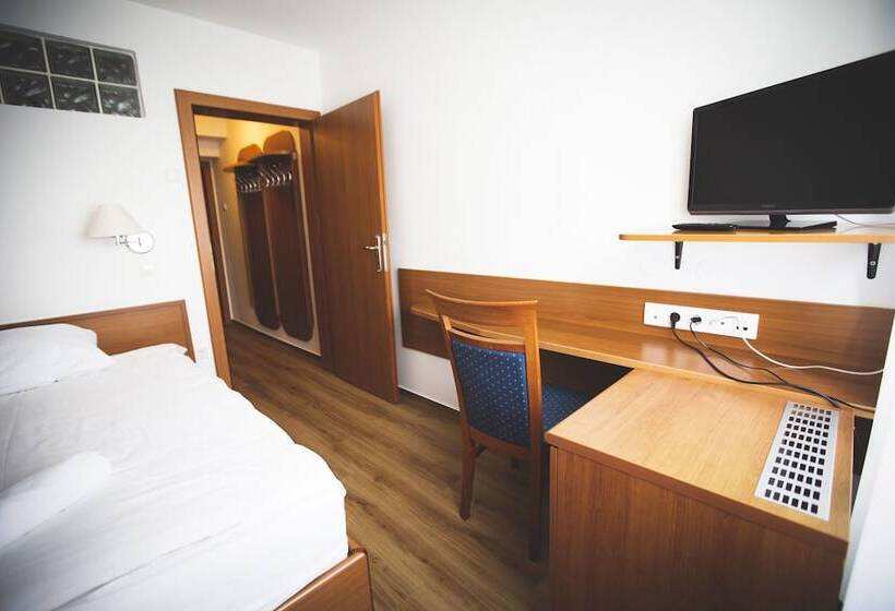 اتاق استاندارد یک نفره, Tisa