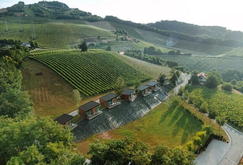 سوییت لوکس, Tri Lučke Hotel & Restaurant