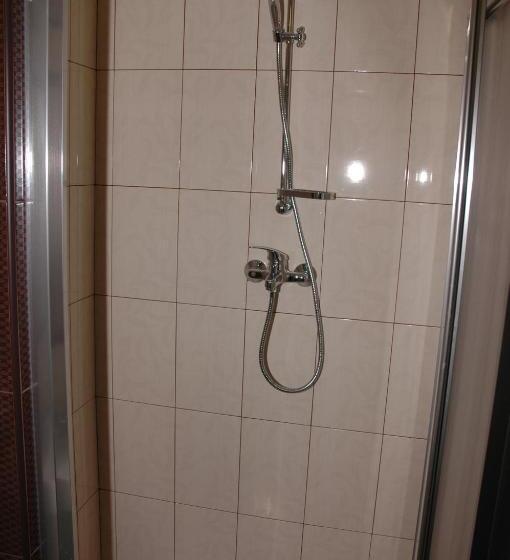 Juniorsvit, гостинний двір