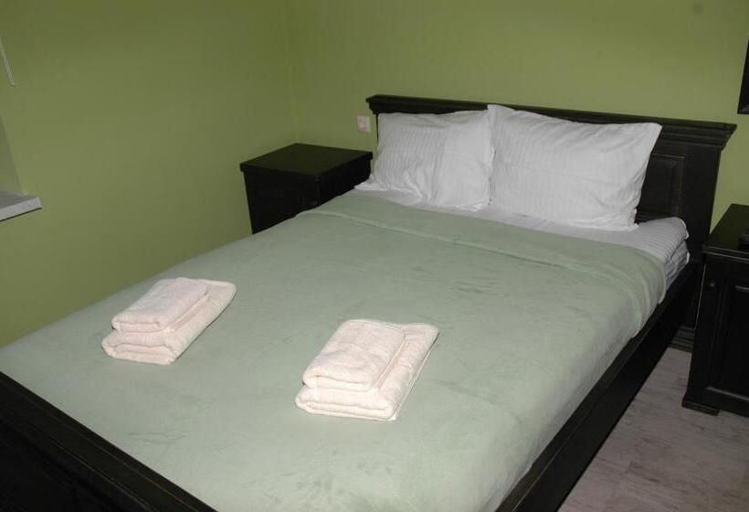 Standardrum, гостинний двір