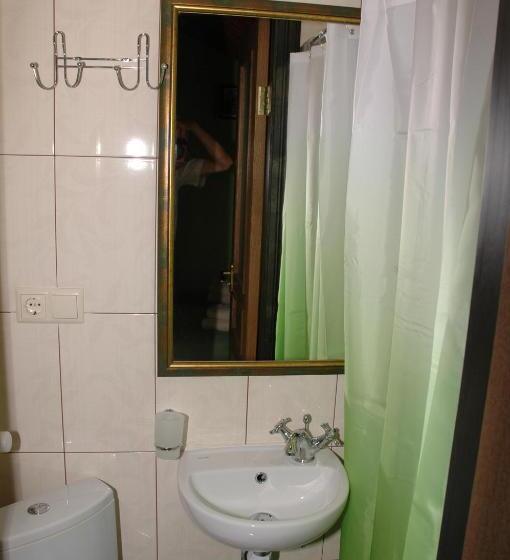 Basic Rum, гостинний двір