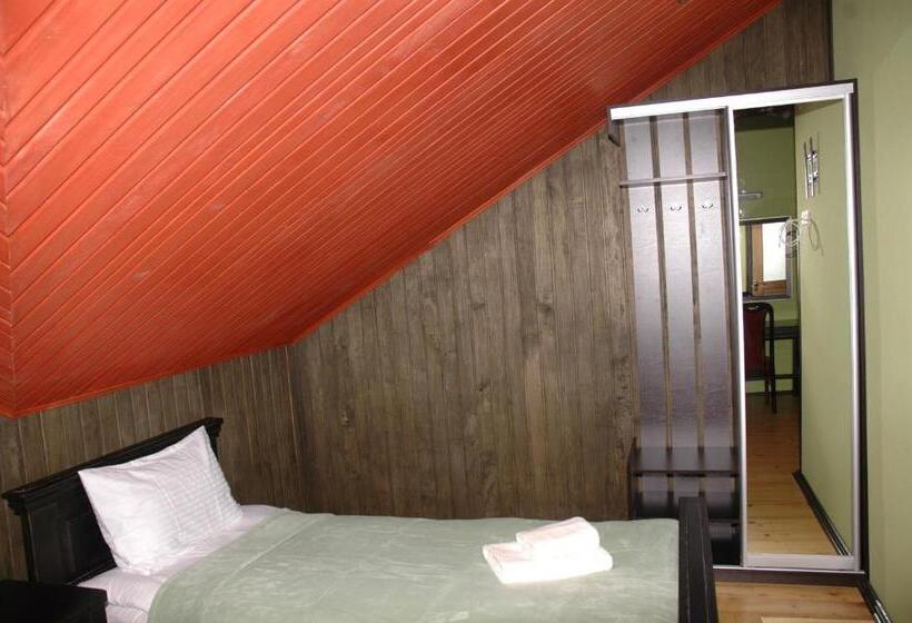 Superior Familjerum, гостинний двір