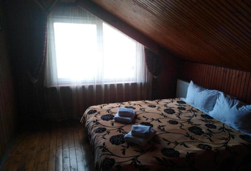 Standard room with outdoor bath, гостинний двір