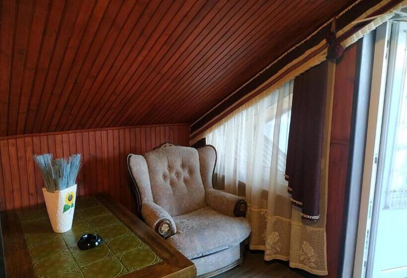 Standard room with outdoor bath, гостинний двір