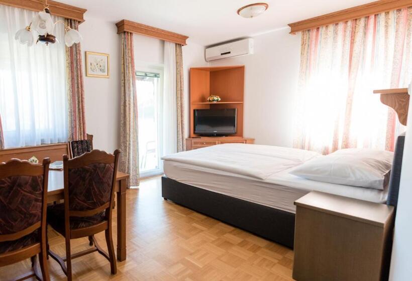 آپارتمان 2 خوابه با بالکن, Guesthouse Haler