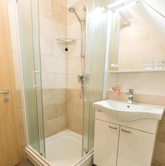 اتاق استاندارد, Guesthouse Haler