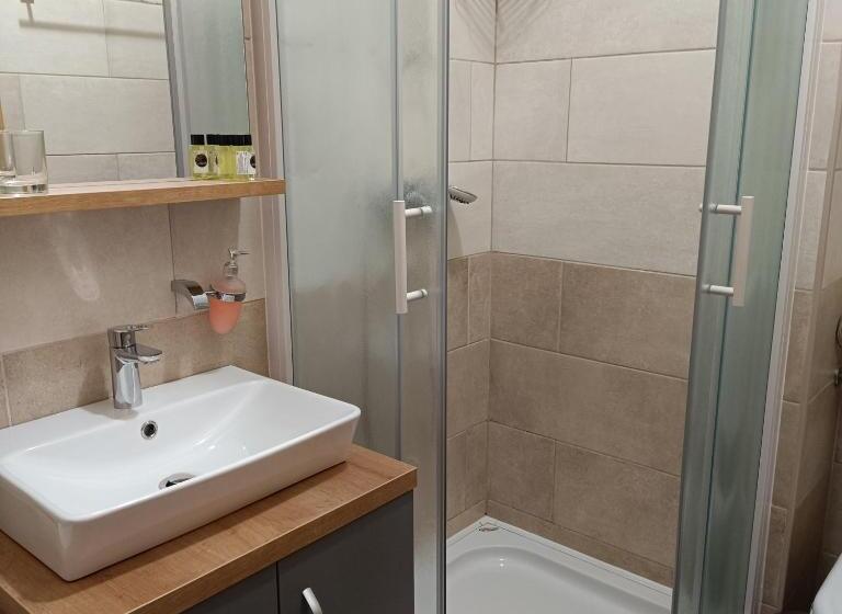 آپارتمان 1 خوابه با بالکن, Guesthouse Haler