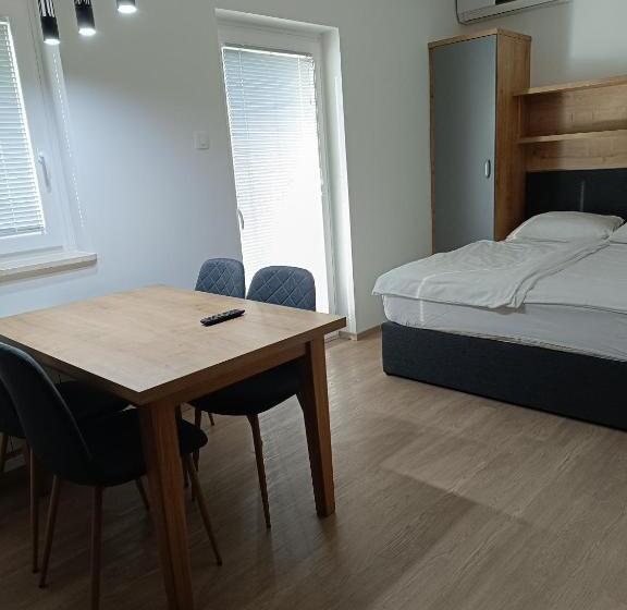 آپارتمان 1 خوابه با تراس, Guesthouse Haler