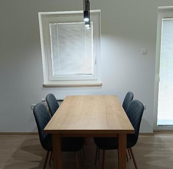 آپارتمان 1 خوابه با تراس, Guesthouse Haler