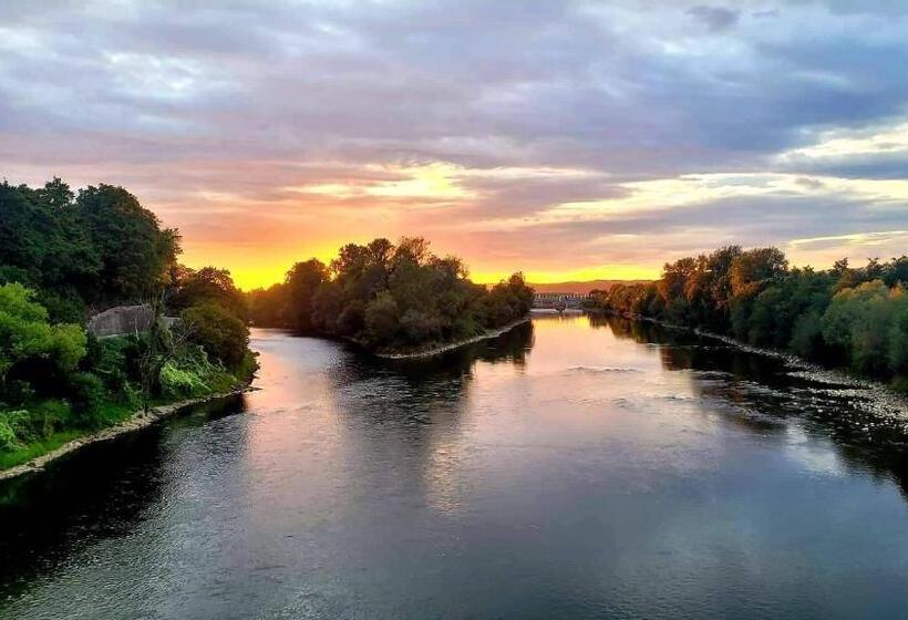 سوئیت با چشم‌انداز رودخانه, Guesthouse Ob Sotočju Budič