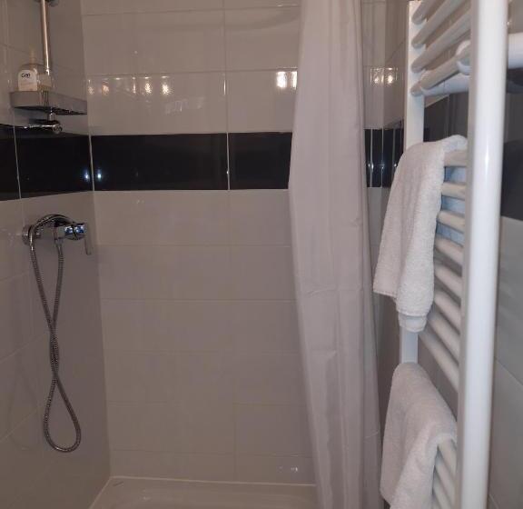 سوئیت با چشم‌انداز رودخانه, Guesthouse Ob Sotočju Budič