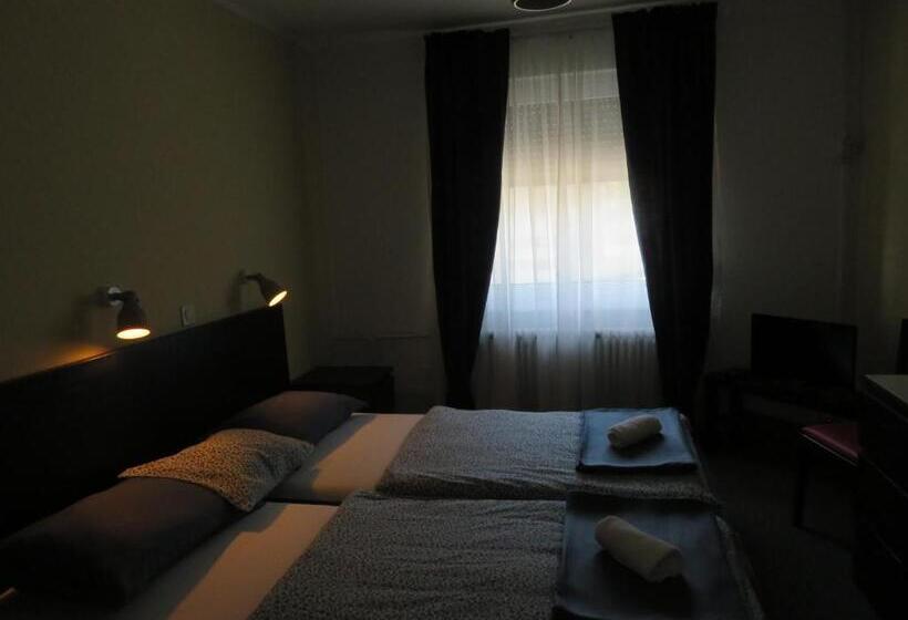 سوئیت با چشم‌انداز رودخانه, Guesthouse Ob Sotočju Budič