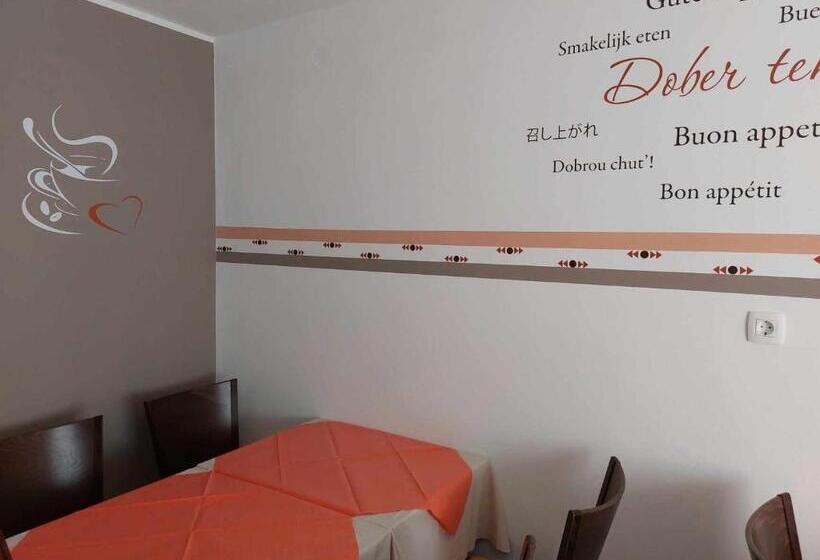 اتاق استاندارد سه تخته با بالکن, Guesthouse Ob Sotočju Budič