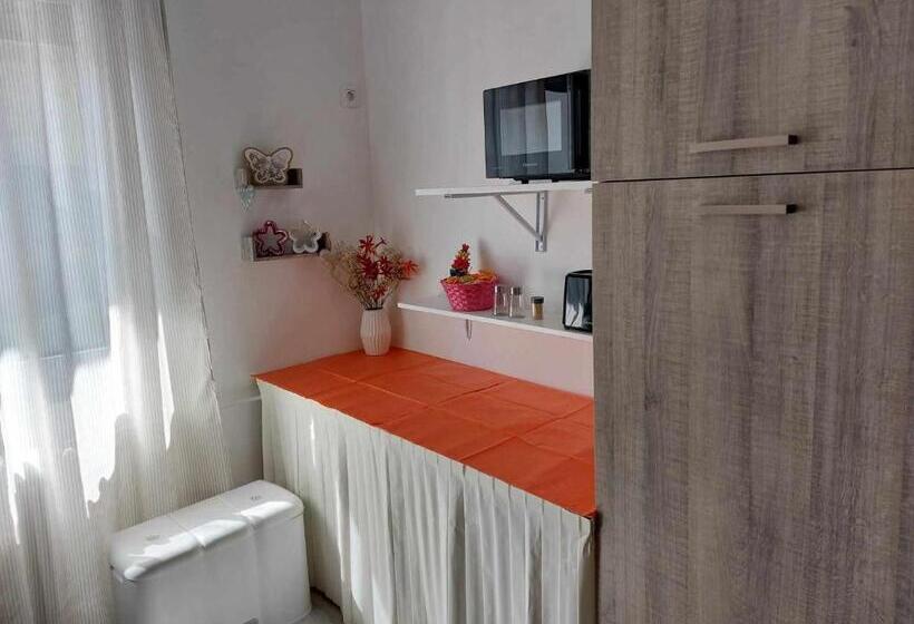 اتاق استاندارد سه تخته با بالکن, Guesthouse Ob Sotočju Budič