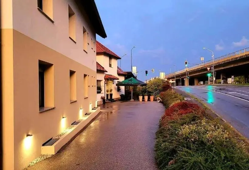 اتاق استاندارد سه تخته با بالکن, Guesthouse Ob Sotočju Budič