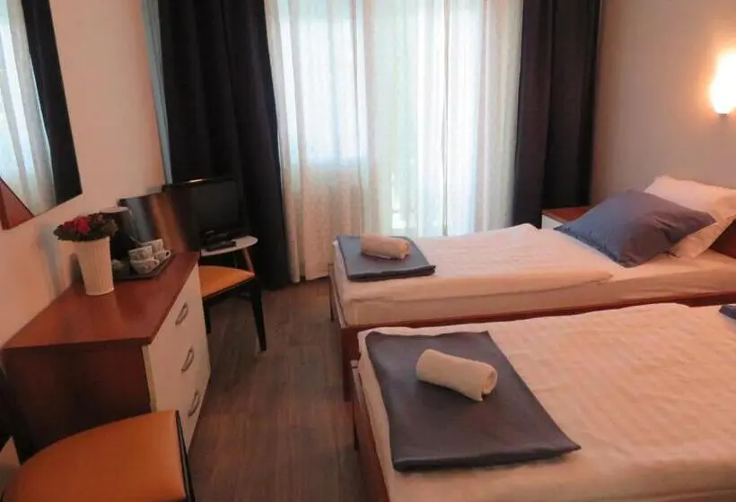 سوئیت با چشم‌انداز رودخانه, Guesthouse Ob Sotočju Budič