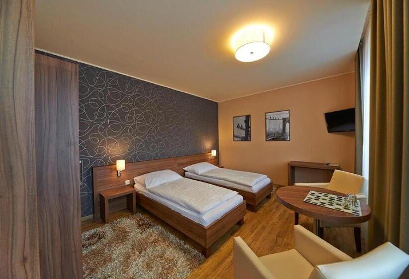 标准间, Penzion Club