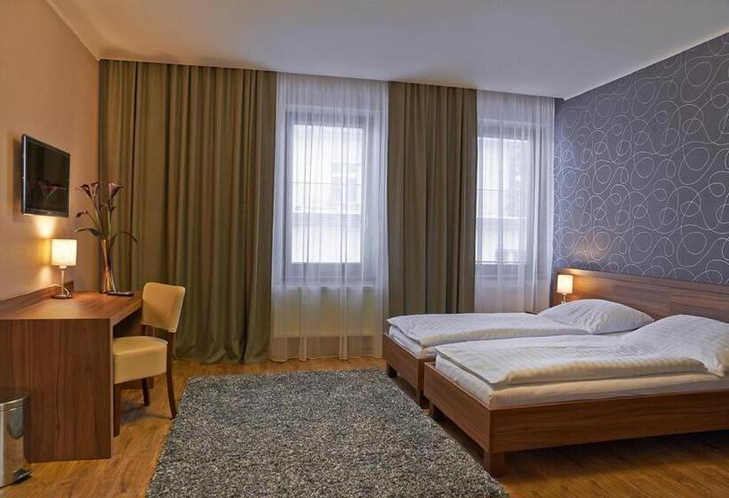 标准间, Penzion Club