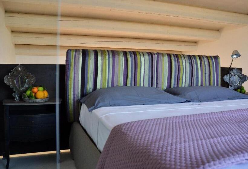 سوییت با چشم‌انداز دریا, Scilla Maris Charming Suites
