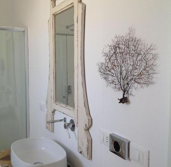 חדר דחוקס עם מיטת קינג, Scilla Maris Charming Suites