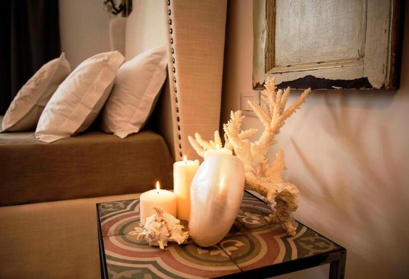 חדר דחוקס עם מיטת קינג, Scilla Maris Charming Suites