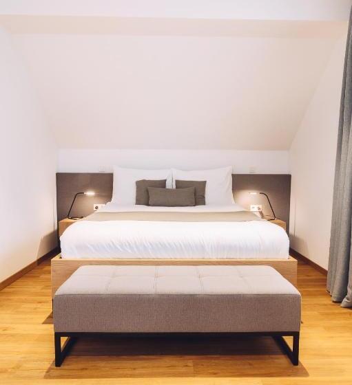 سوئیت پریمیوم, Tri Lučke Hotel & Restaurant