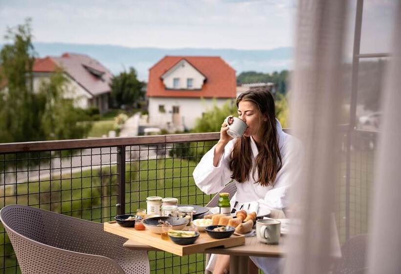 اتاق لوکس, Tri Lučke Hotel & Restaurant