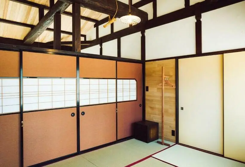 1ベッドルームハウス, Bed And Craft